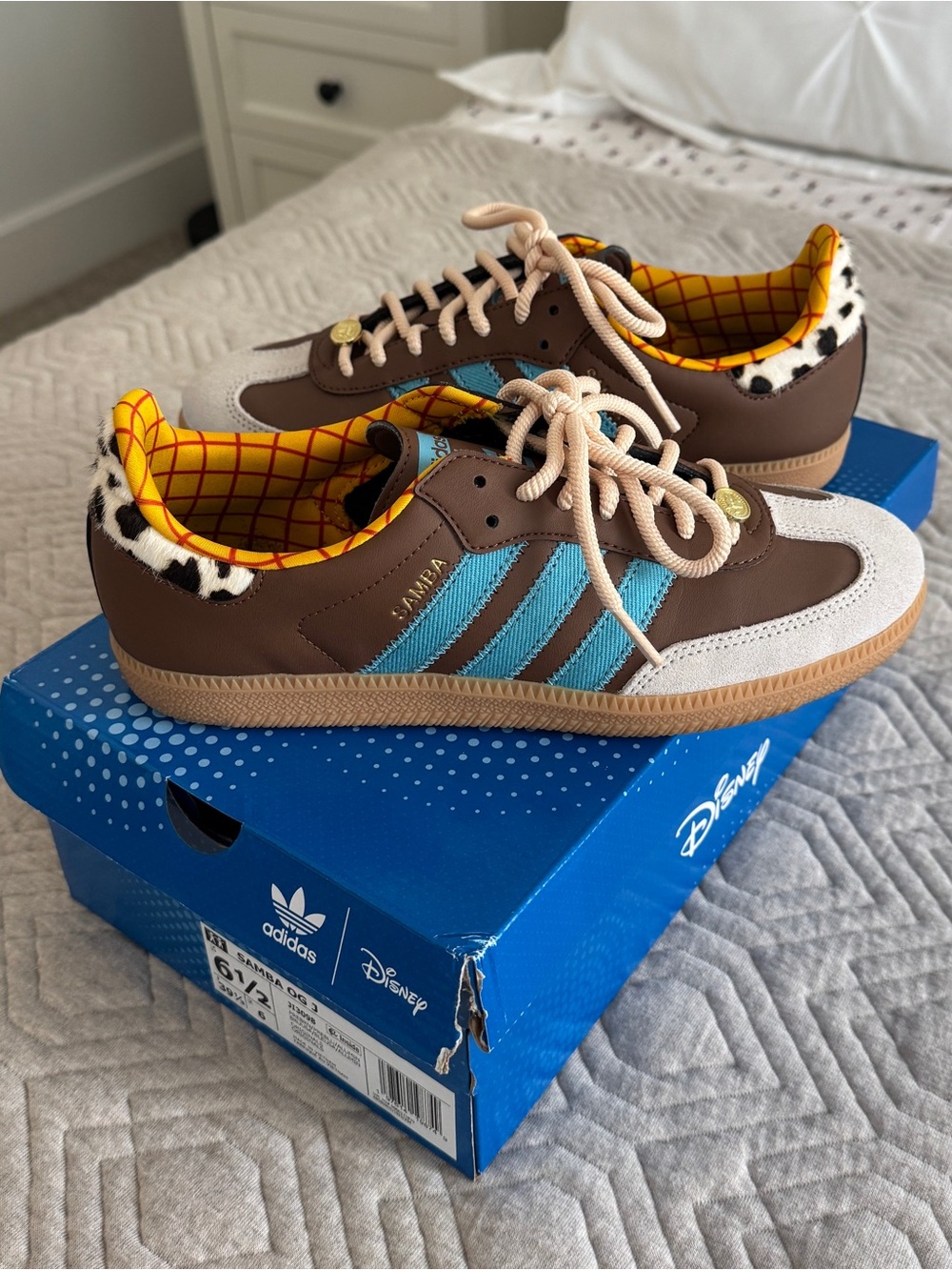 Adidas Kids Toy Story Brown & Blue Samba Sneakers 6.5 Women’s 8.5